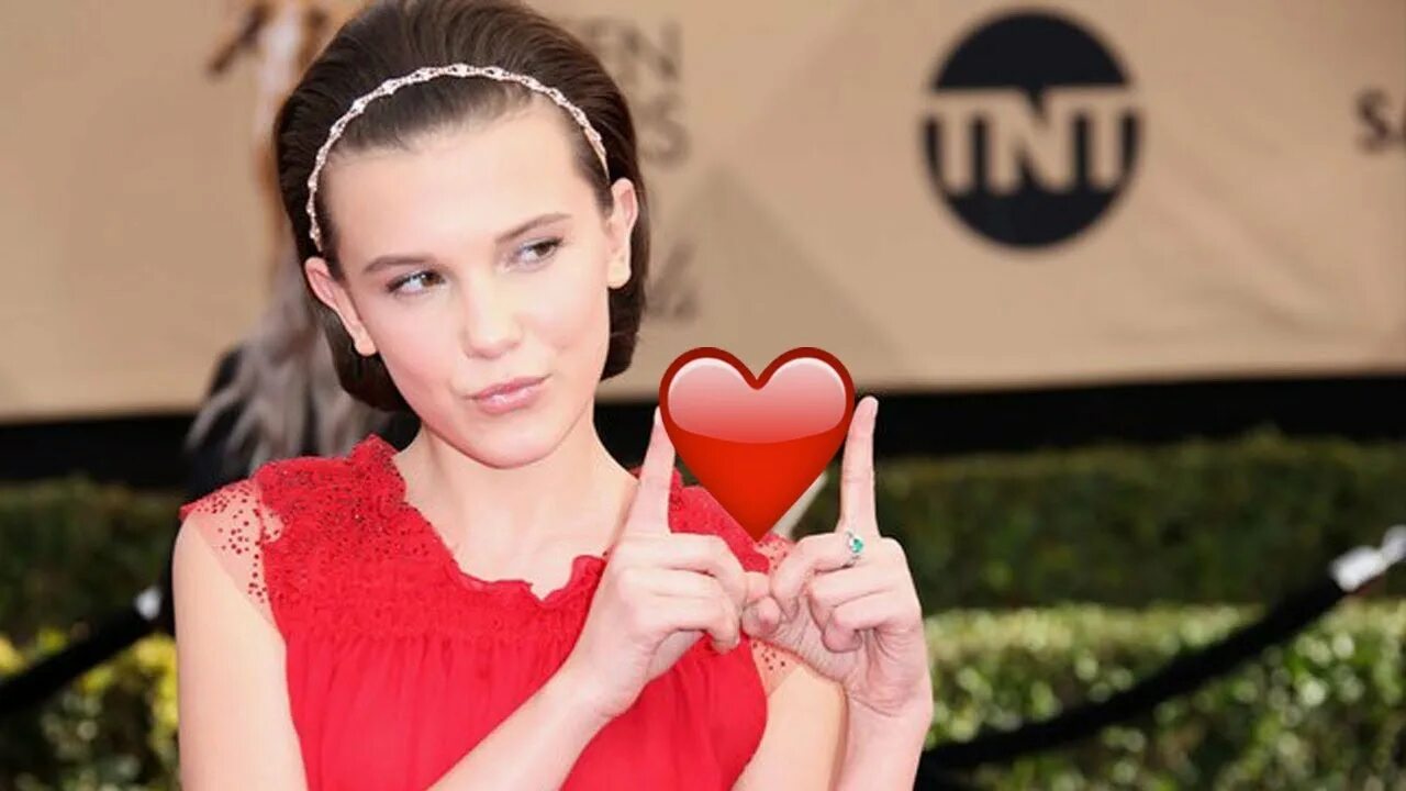 Милли бобби браун фото. Милли б. Millie b. Миди бобби браун. Millie b певица.