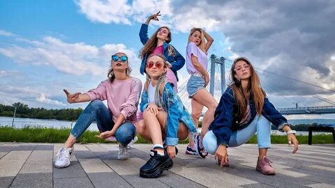 Молодежь с мягким или без