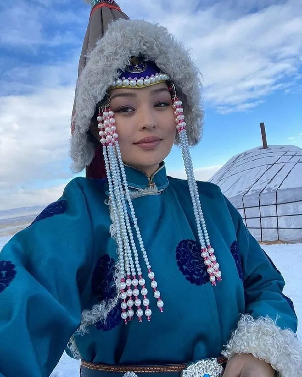 Тувинки девушки