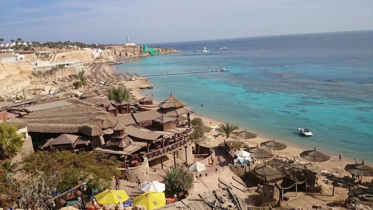 Шарм клиф. Sharm Cliff Resort 3*. Египет Мухафаза Южный Синай Шарм-Эль-Шейх район. Sharm Cliff Resort 4*. Пляж фарша Шарм-Эль-Шейх.