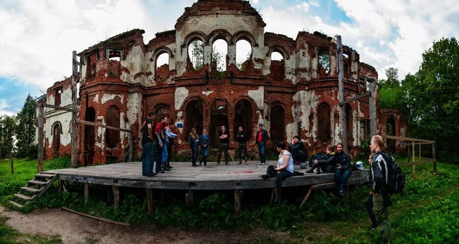 Погода в гостилицах на 10. Усадьба гостилицы ленинградская область. Погода в гостилицах на 10. Погода в гостилицах на 10. Усадьба «гостилицы» конюшня.