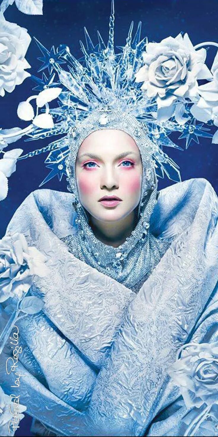 Снежная королева зазеркалье лилит. Снежная королева синий. Снежная королева синий. Снежная королева синий. Орн снежная королева.