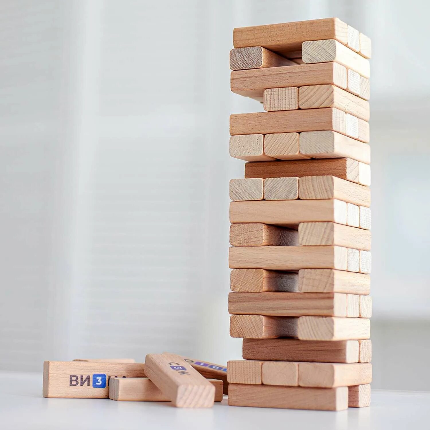 Jenga игра. Игра башня (Дженга). Монополия Дженга. Дженга игра рекорд. Дженга 54.