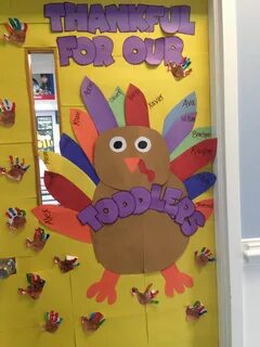 Thanksgiving classroom door decor (With images) Thanksgiving classroom door, Doo