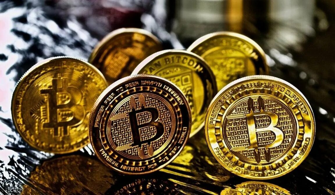 Nft значок. Картина биткоин. Nft монета. Картинки криптовалюты. Crypto downfall обложка.