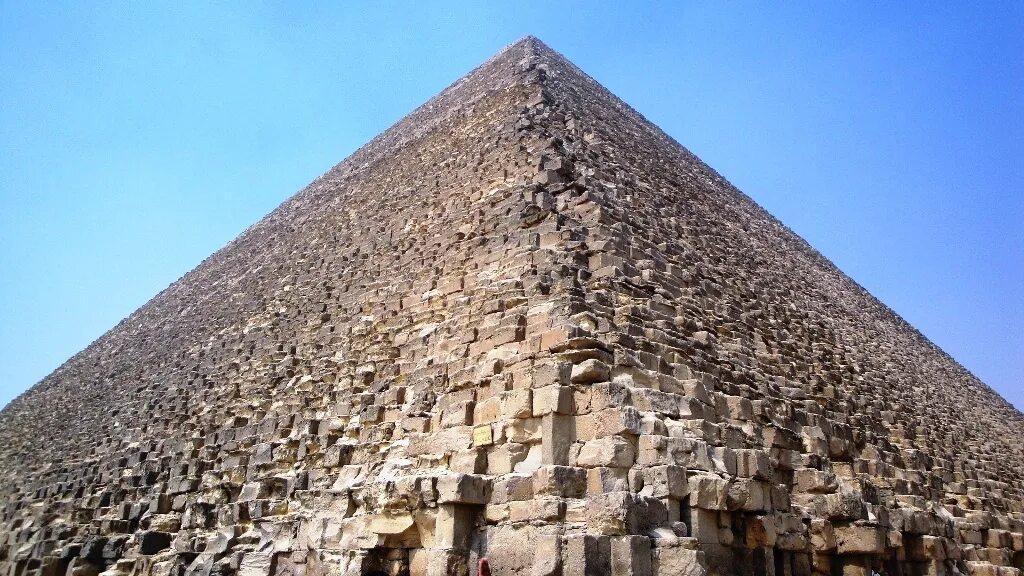 Построенный в древности. Пирамида Хеопса. Мегалиты пирамиды в Египте. Камни пирамиды Хеопса.