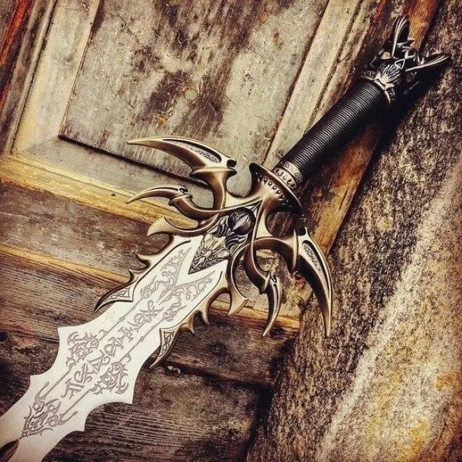 Очень крутые мечи. Крутые мечи. Демонический меч клеймор. Меч англахель. Очень крутые мечи.