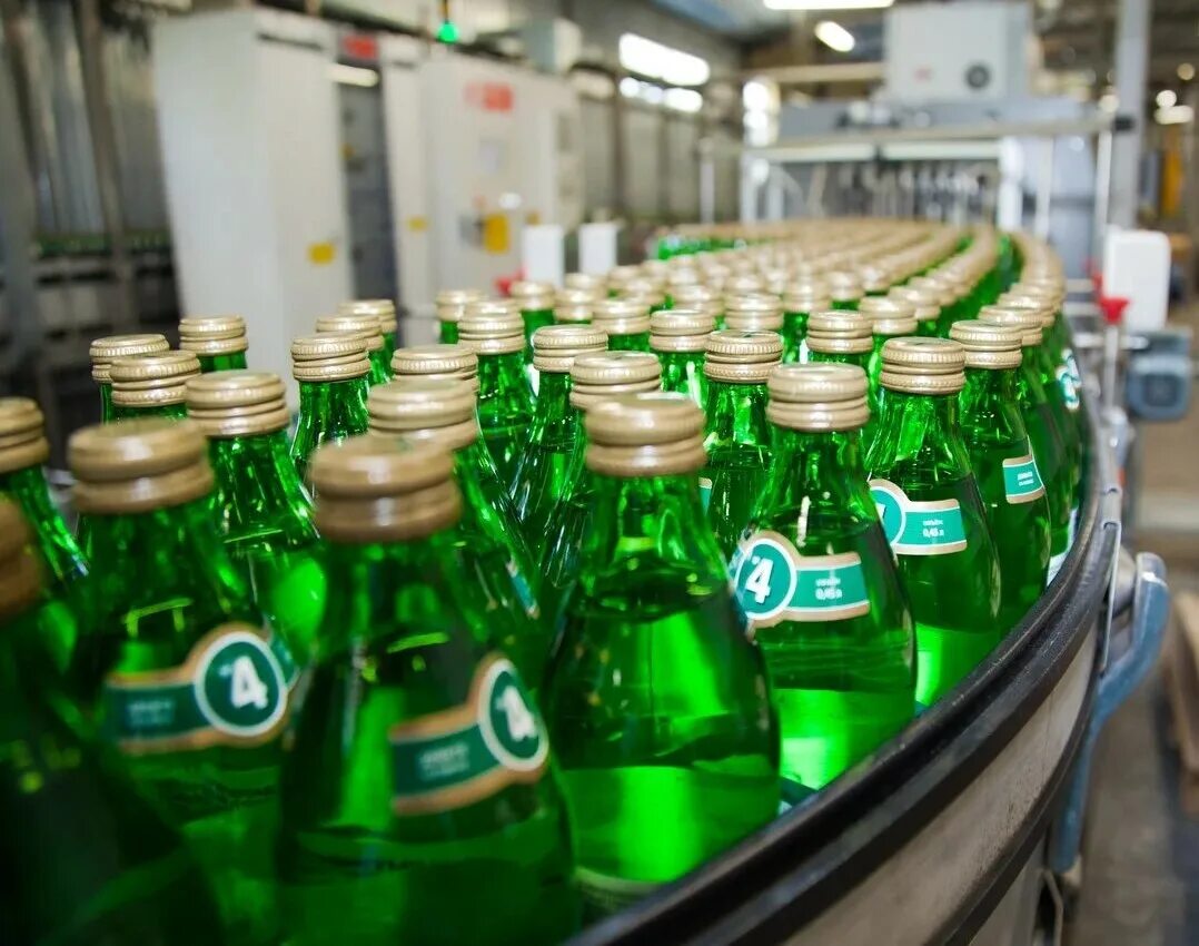 Компании минеральных вод. Вода горячий ключ минеральная ооо айсберг. Самая дешевая минеральная вода. Аква холдинг ессентуки завод. Компании минеральных вод.