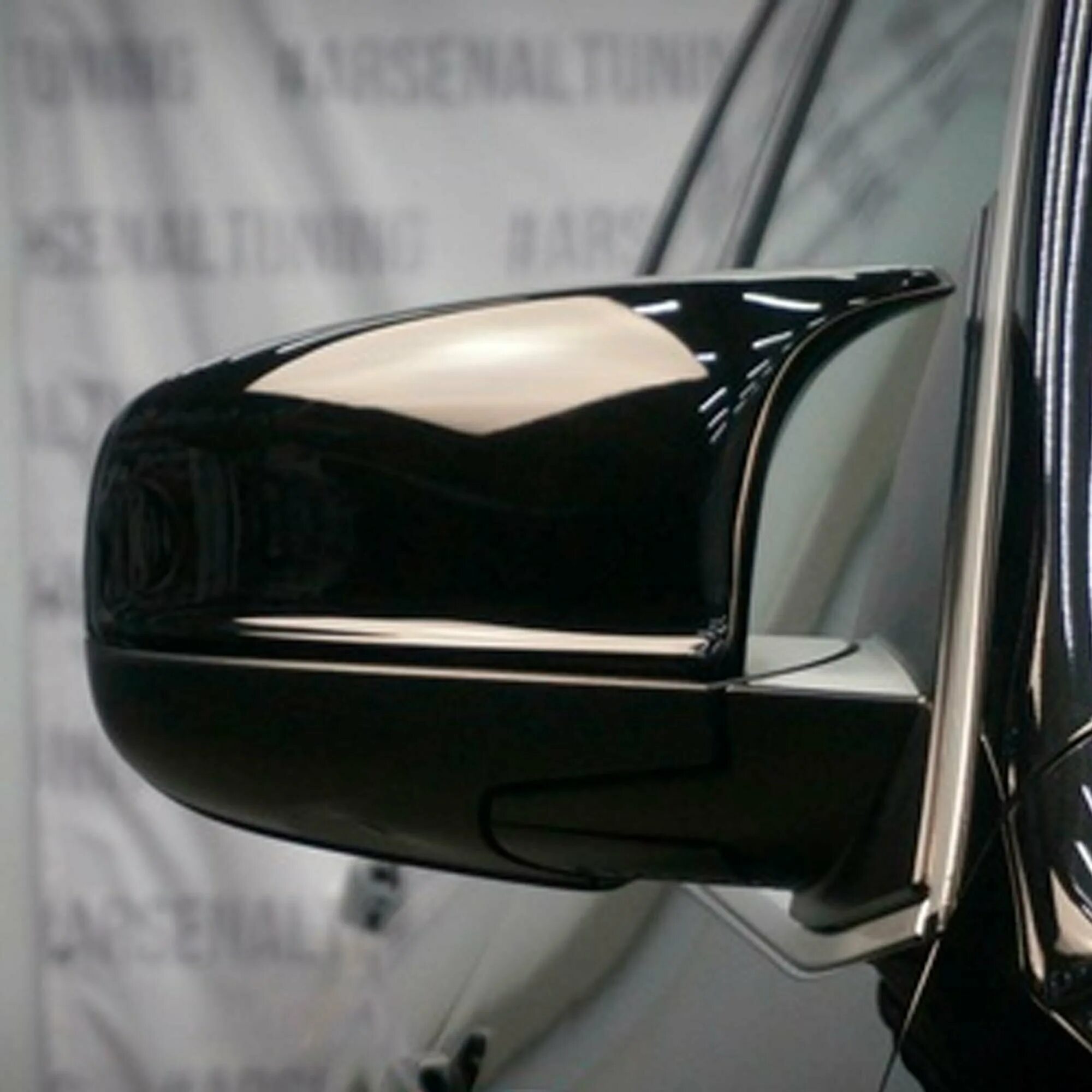 Зеркала х5 е70. Зеркало BMW x5 e70. Накладки на зеркала БМВ х5 е70 м стиль. Накладки на зеркала БМВ х5 е70. BMW e71 x6 накладки на зеркала.