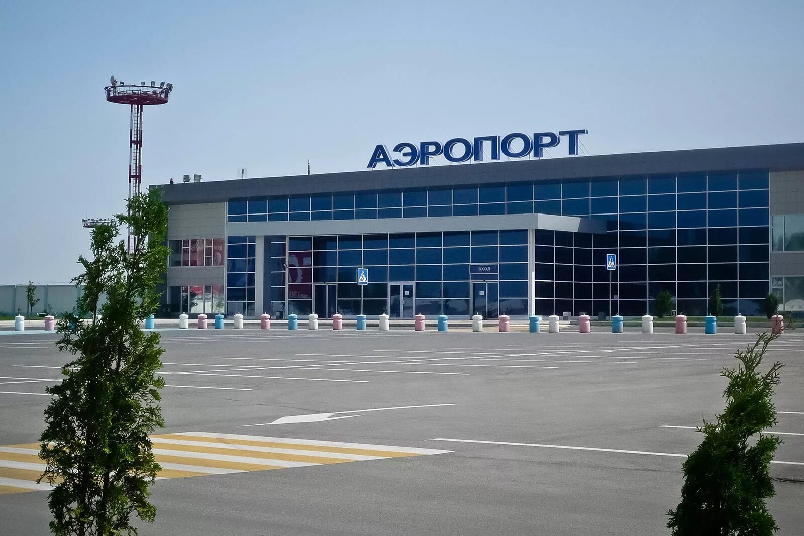 Аэропорт астрахань карта. Терминал аэропорта астрахань. Номер телефона аэропорт астрахань. Терминал аэропорта астрахань. Аэропорт астрахань фото.