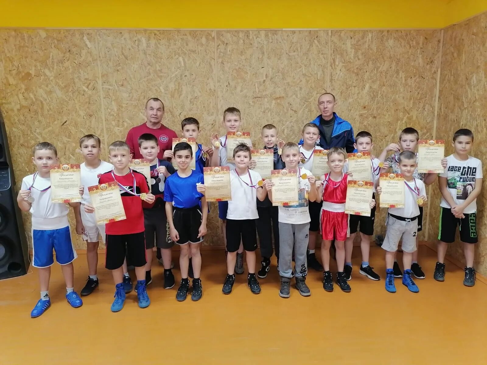 Егор овсянников елец. Кристалл, федерация бокса елец. Кристалл город елец. Кристалл елец. Кристалл город елец.