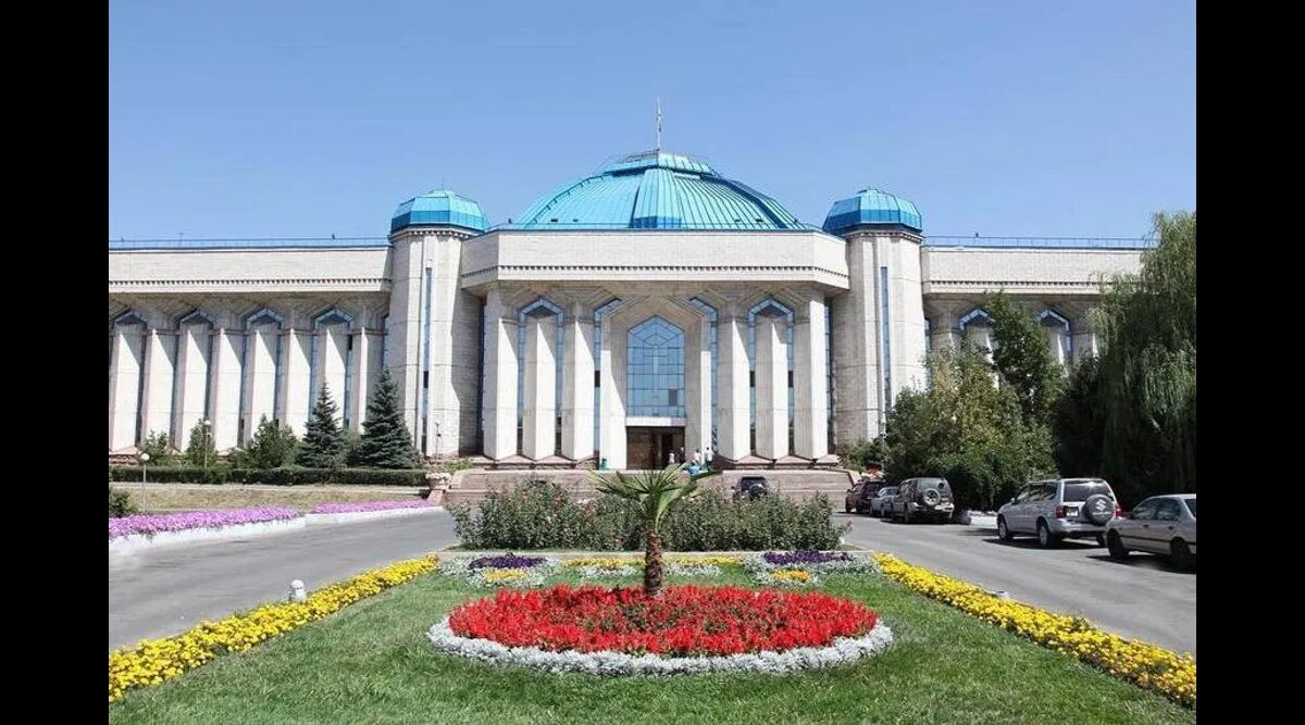 Археологические памятники каменного бронзового и железного века. Музей первого президента республики казахстан. Центральный казахстан история. Центральный казахстан история. Центральный государственный музей республики казахстан.