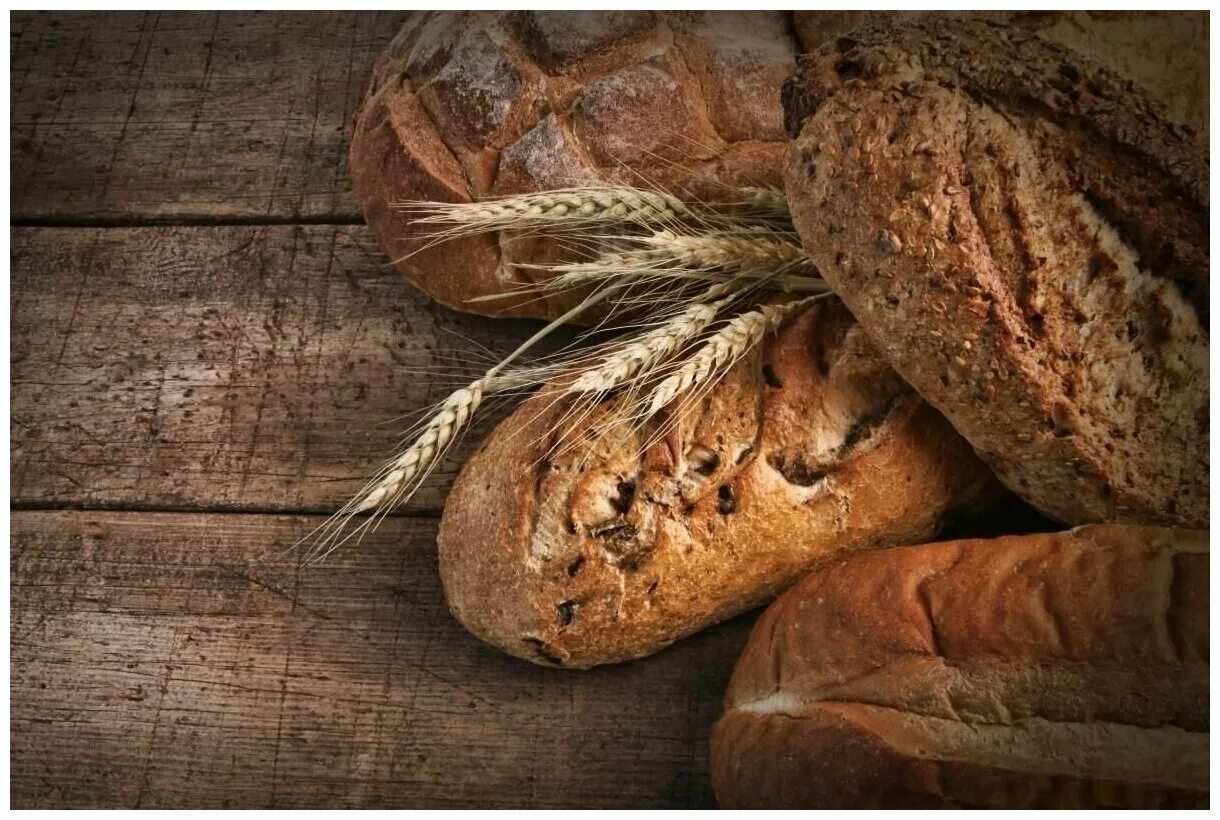 Хлеб на деревянном фоне. Хлеб на белом фоне. Хлебо булочные изделия. Хлеб и хлебобулочные изделия. Хлебо будочные изделия.