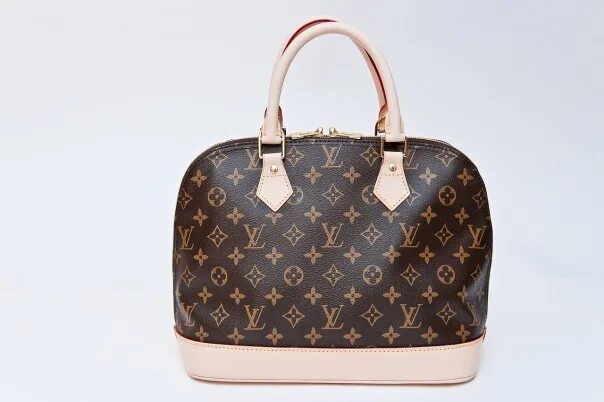 Louis vuitton санкт-петербург. Магазин луи виттон. Сумки луи виттон 2022. Louis vuitton спб. Магазин луи виттон в санкт-петербурге.