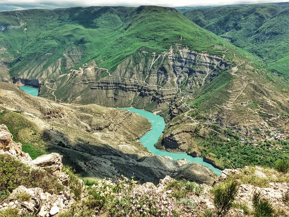 Дагестан сулакский каньон фотографии. Сулакский каньон в дагестане. сулакский каньон в дагестане река. сулак сулакский каньон река. ущелье дагестан сулакский каньон.
