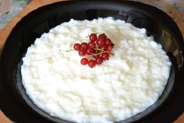 Рисовая каша миджоу. Жидкая рисовая каша. Рисовая каша. Жидкая рисовая каша. Суп молочный рисовый.