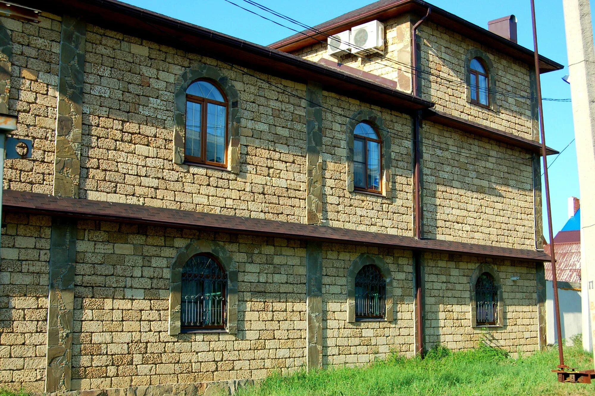 Проекты домов из ракушечника в крыму. Крымский дом из ракушняка в крыму. крымский ракушняк забор. дом из ракушечника в крыму. забор из крымского ракушечника.