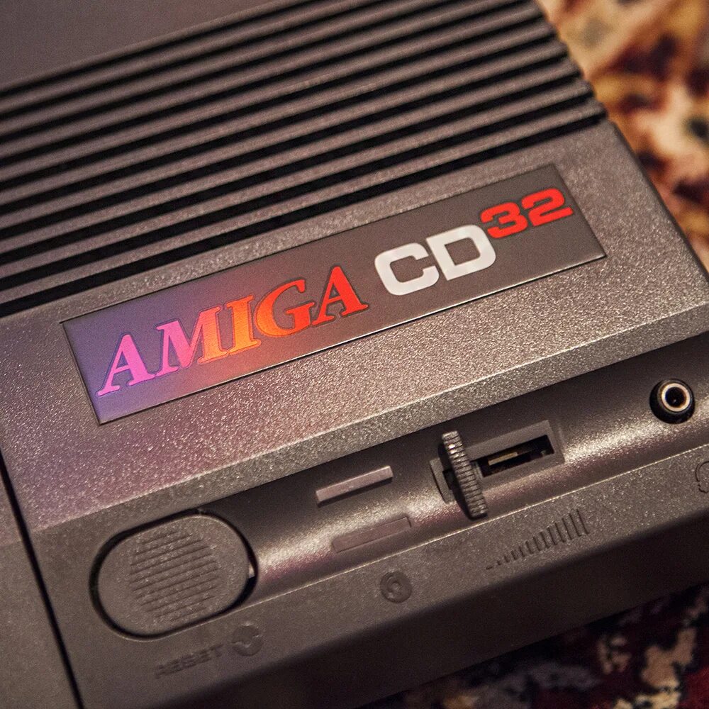 Amiga cd32. Amiga CD 32 Black Viper. Cd32 тенвыды. CD 32 game.