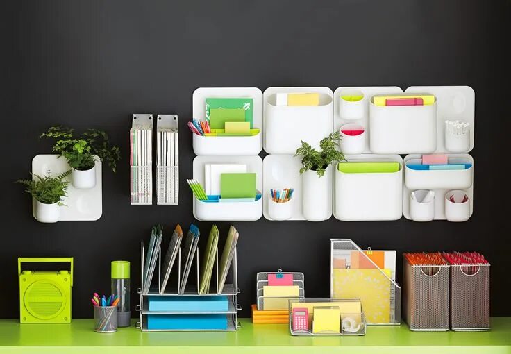 Be organized and. Organised or organized. Порядок в канцелярии на рабочем столе. Professional organizer. Organized person.