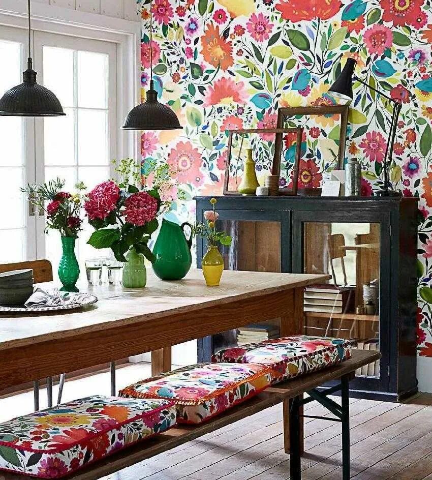 Оригинальный декор стен. Дерево на стене в интерьере. Обои интересные идеи. Дизайнерские обои для стен. Комбинирование обоев на лестнице.