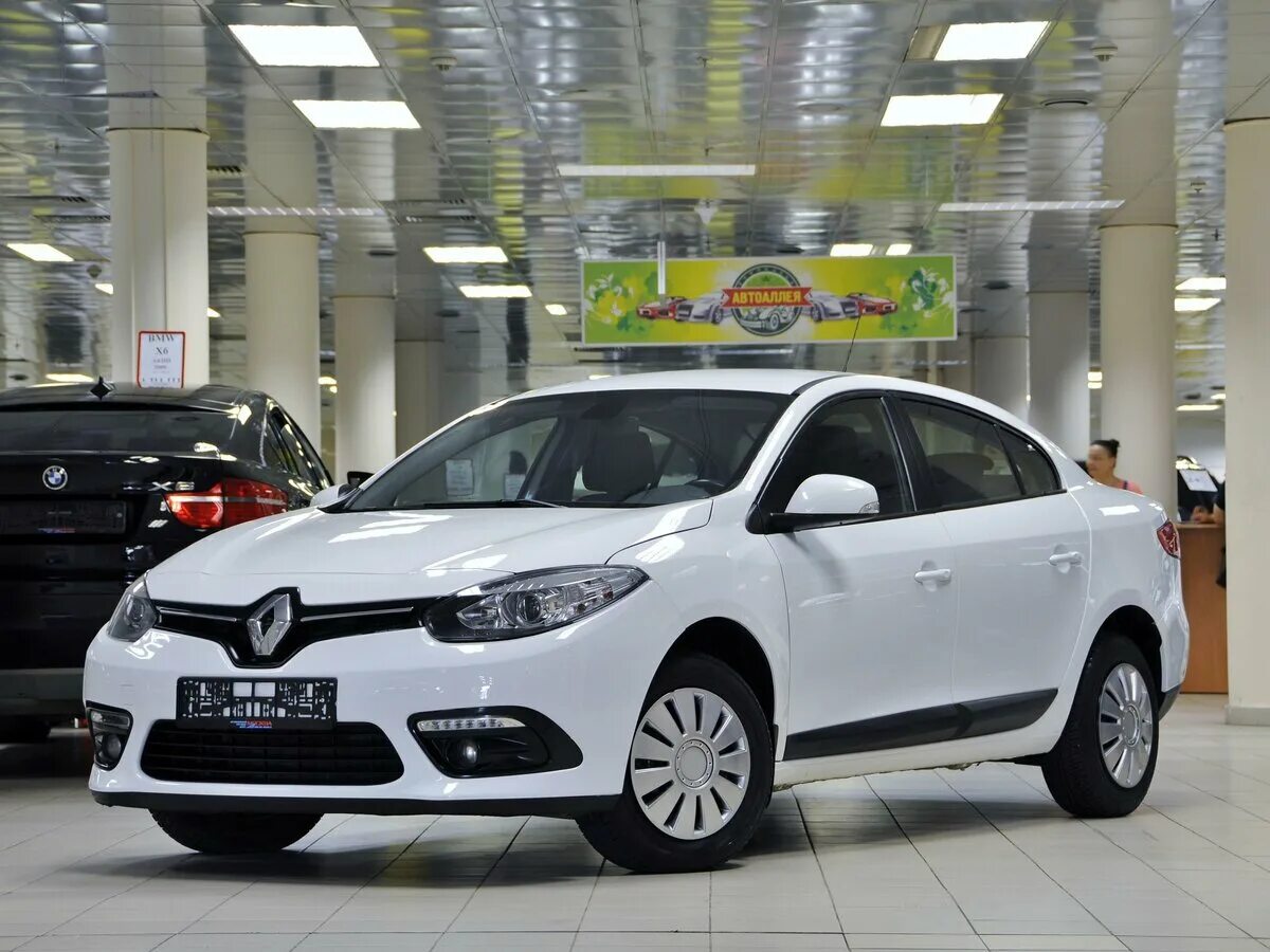 Renault флюенс. Renault Fluence. Рено Флюенс 2015 года. Renault Fluence i Рестайлинг. Renault Fluence i Рестайлинг, 2015.