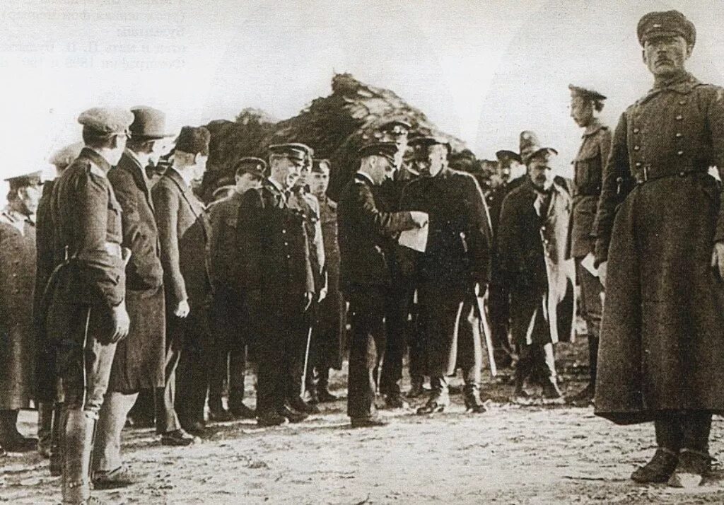 Свержение директории в омске. Колчак 1919. адмирал колчак 1919. колчак в омске 1919. колчак на дальнем востоке.