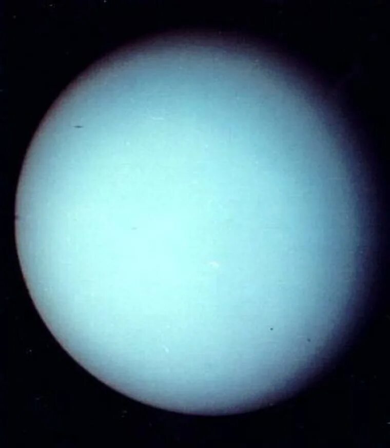 Уран 1 год. Вояджер 2 Уран. Вояджер 2 снимок урана. Voyager 2 снимки урана. Уран снимки Вояджера.