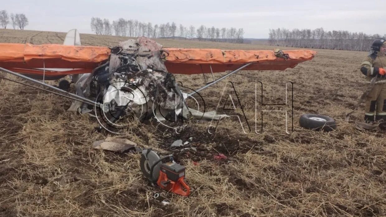 В каком году разбил. В иркутской области разбился самолет. упал самолёт в иркутске 2025. катастрофа легкомоторного самолета.
