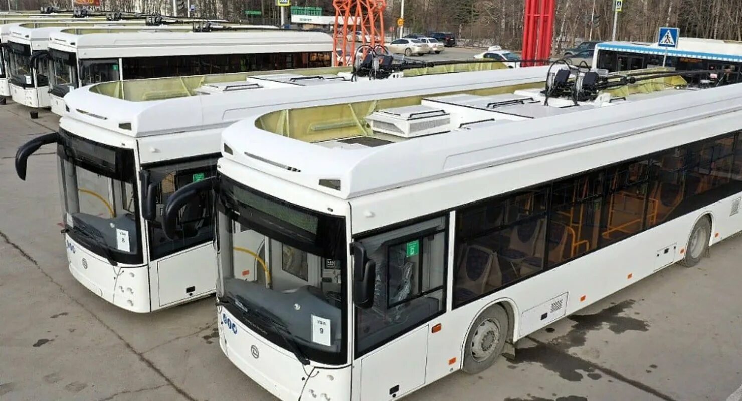 Троллейбусы выпускают в городе. Уфимский троллейбусный завод горожанин. Троллейбус УТТЗ МАЗ. Уфимский трамвайно-троллейбусный завод (УТТЗ). Троллейбус НЕФАЗ горожанин.