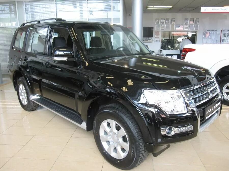 Митсубиси паджеро 4 черный. Ширина паджеро 4. Митсубиси паджеро 2014 года. Mitsubishi pajero санкт петербург. Mitsubishi pajero sport 2011.