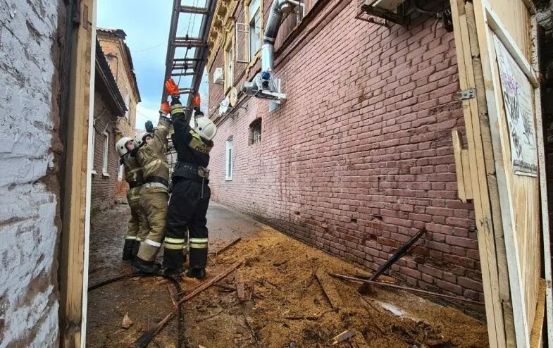 Пожар в здании. Пожар здания музея. Пожары в жилых зданиях. Пожар на Самарской 102. Что творится в самаре