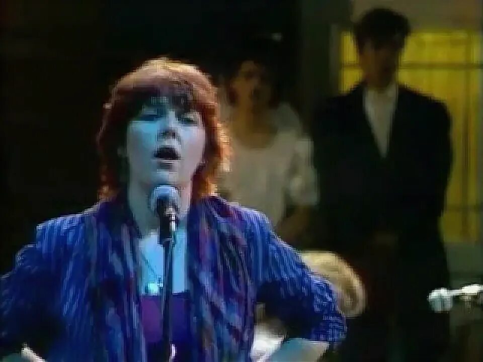 Oldfield mike reilly. Oldfield maggie reilly. maggie reilly молодая. mike oldfield five miles out 1982. five miles out майк олдфилд.