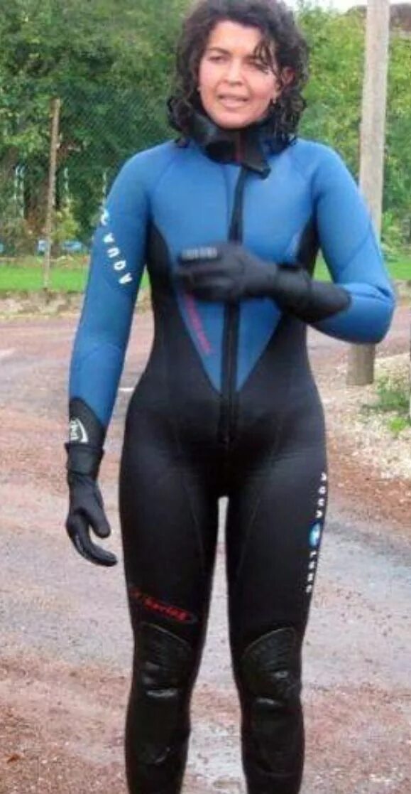 Гидрокостюм как одевать. Гидрокостюм для сапа. Burning wetsuit jaime. Зачем нужен гидрокостюм. Комбинезон для серфинга унисекс.