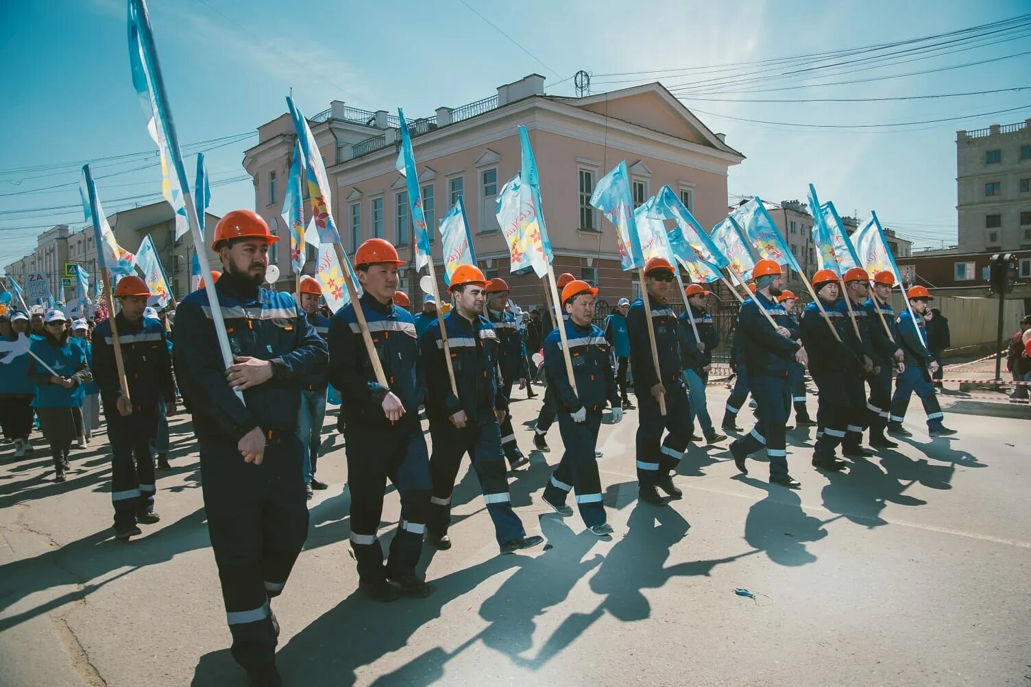 Парад 1 мая москва. Парад 1 мая. Парад 1 мая 2022. Парад 1 мая в Элисте. Альметьевск парад 1 мая.