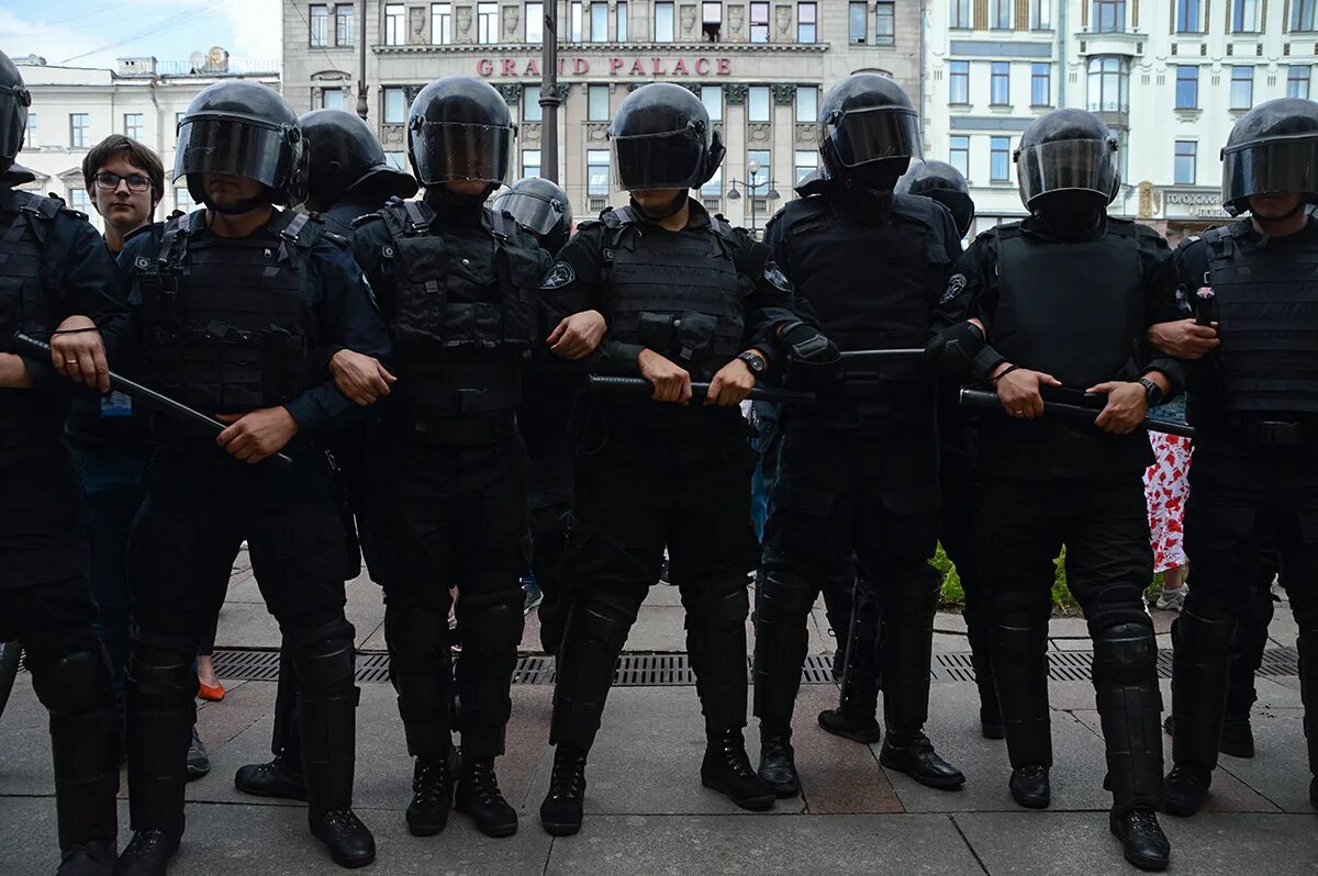 О рассмотрении обращения. Исправительная колония особого режима 29 тольятти. Ведут заключенного. Трудовое право картинки. Плохой ученик.