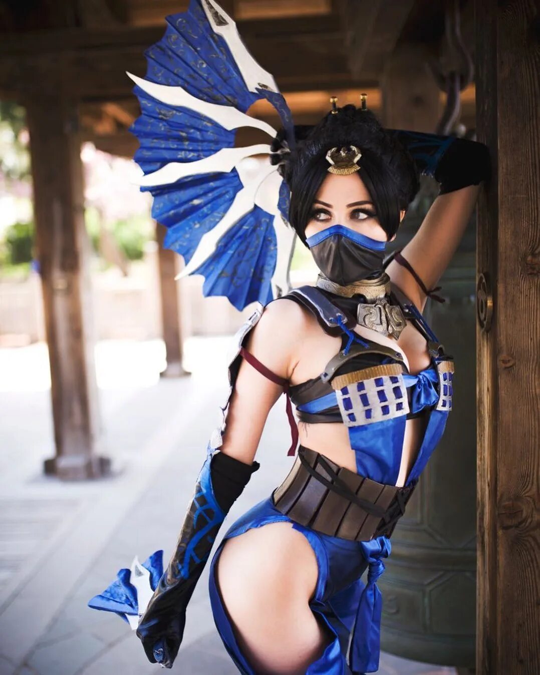 Китана мортал комбат. Китана косплеерша. Cosplay Mortal Kombat Китана. Принцесса Китана косплей. Kitana 18