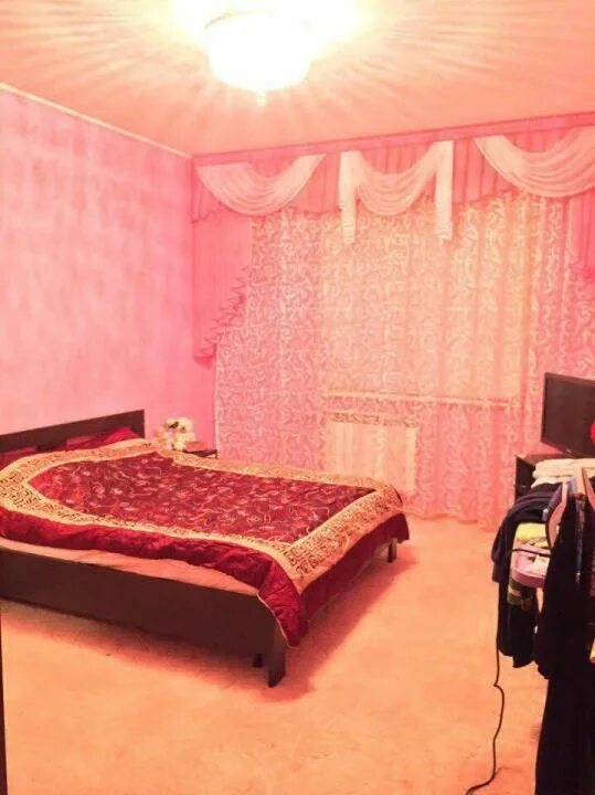 гостиница в чите за 750р. комната читы. девушка снимет комнату. чапаева 113. комната в чите.