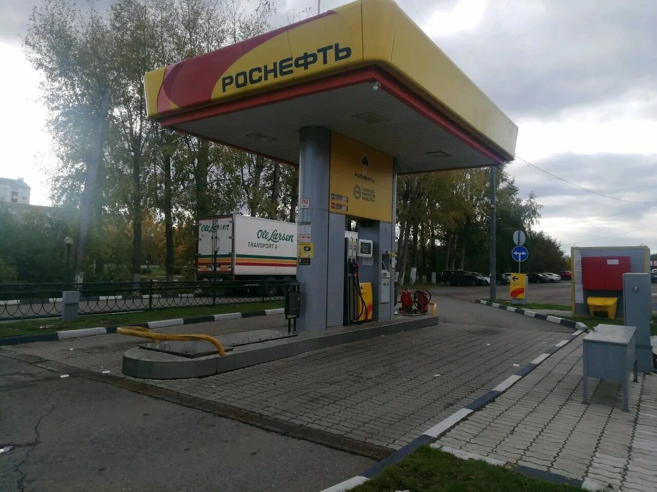 Заправка тверь карта. Волоколамское шоссе 51б озон. Роснефть азс 13 тверь. Заправка тверь карта. Азс опти тверь.