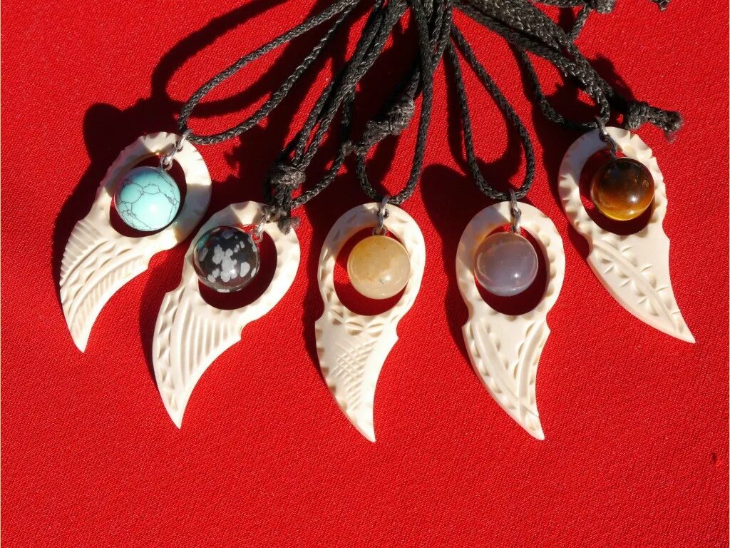 камень клык