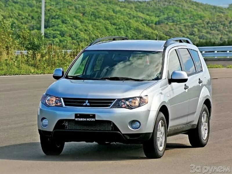 Mitsubishi ряд. Мицубиси Аутлендер XL тест драйв. Митсубиси Модельный ряд 2000-2009. Mitsubishi Модельный ряд 2005. Мицубиси 4х4 Модельный ряд.