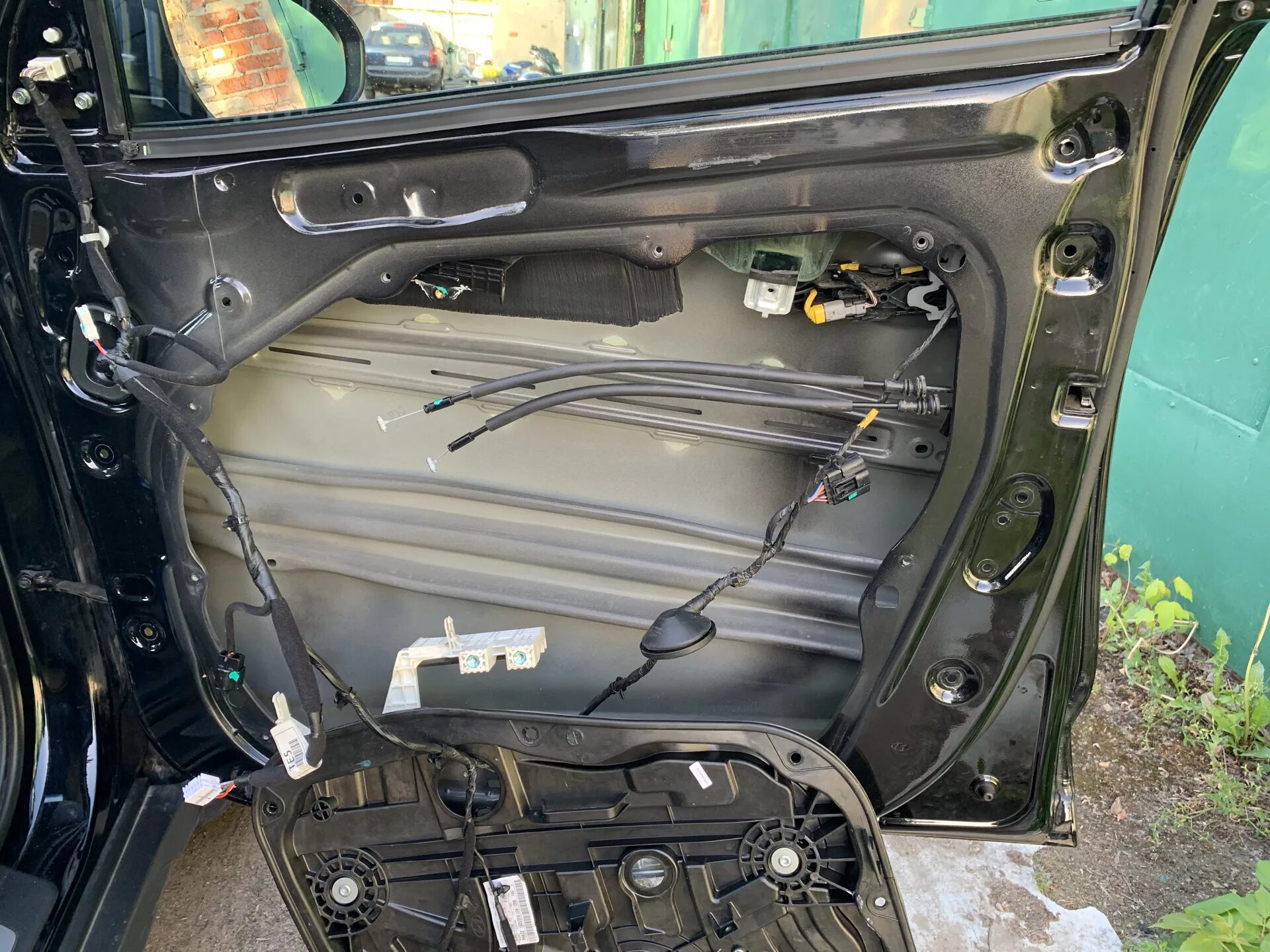 Как разобрать дверь туксона 2016-2018 Hyundai Tucson Metal Door Frame Plastic Door Panel Removed To Upgr