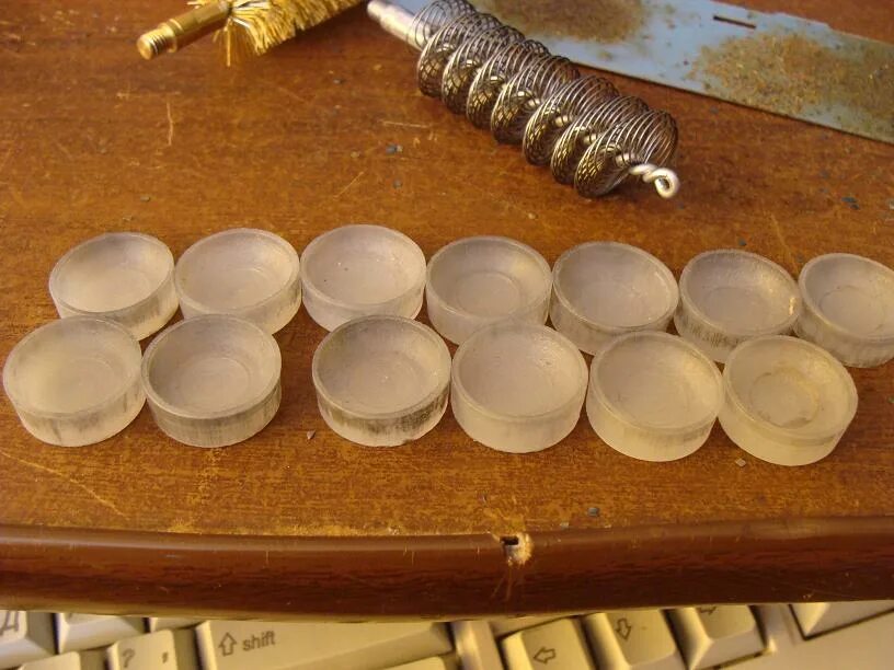 Снаряжение патронов 12 калибра с обтюратором. Пластиковый пыж обтюратор 12 калибра. Пыж обтюратор 12 калибра. Пыж обтюратор. Пластиковый пыж обтюратор 12 калибра.