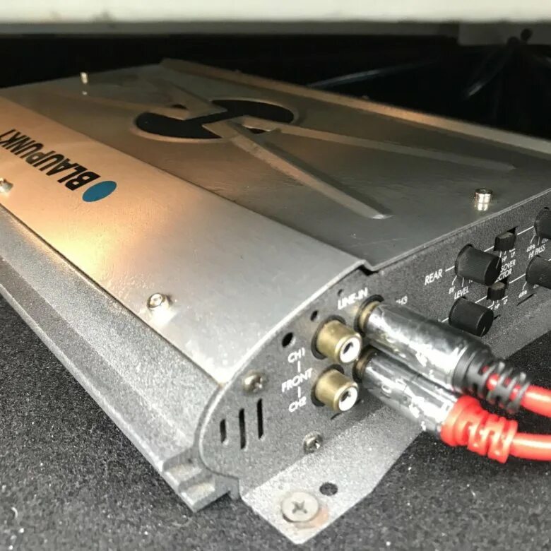Blaupunkt усилитель 4. Blaupunkt усилитель 4 канальный. Blaupunkt 4 канальный. Blaupunkt усилитель 4 канальный. Усилитель блаупункт 2 канальный.