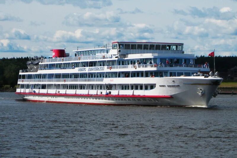 Круиз теплоход кижи. Путешествие на теплоходе из москвы. Круизы по волге 2022. Тихий дон четырехпалубный теплоход. Речной круиз из москвы 2024 расписание.