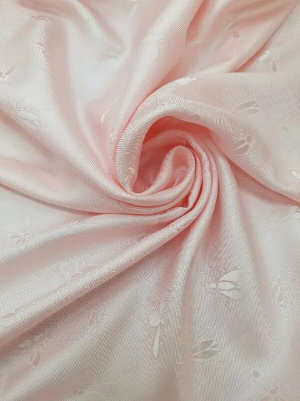 Выбирать шелк. Платок windsor шелк. Ткань гофре купить. Шелковая ткань. Ткань из шелка.