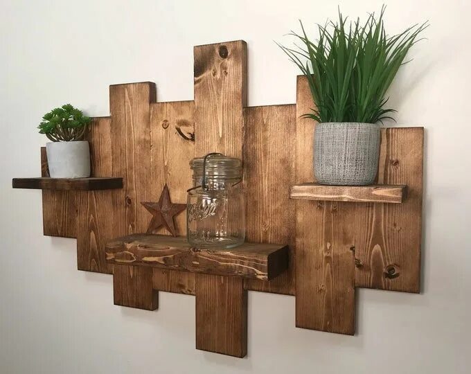 Деревянные полки на стену декор Artistic and Graceful Pallet Shelf Design Дизайн полок, Декор стены в прихожей,