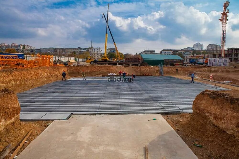 Строительная неделя 2022 симферополь фото. Ремонтные работы в симферополе. Работа в симферополе строительство свежие. Ход строительства многопрофильного медицинского центра в ялте. Строительство канализационного коллектора в симферополе.