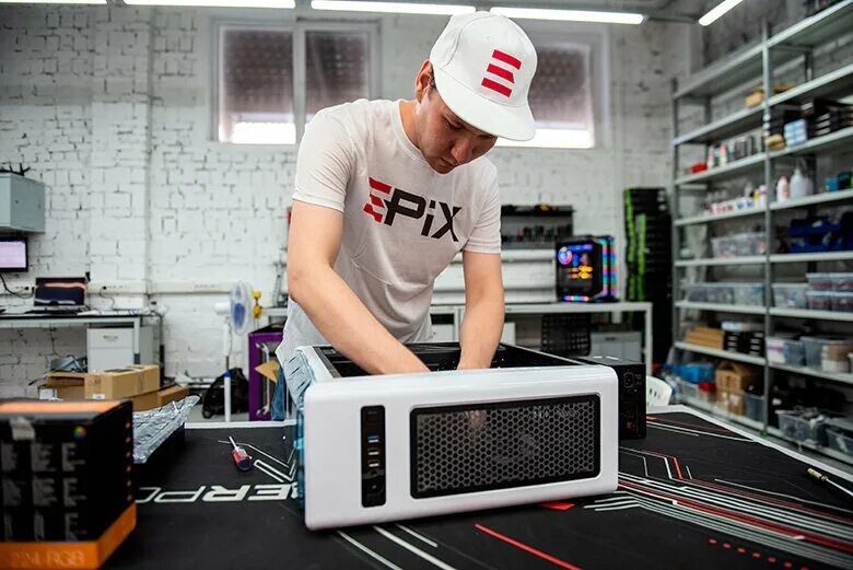 Топ магазинов пк. Hyperpc aircooling 130 rgb. Красный компьютер. Топ компьютер. Классный компьютер.