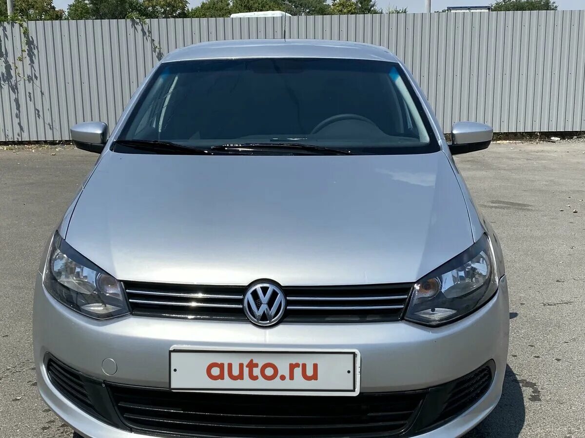 Фольксваген поло 2012 года купить. Поло седан 12 год. Volkswagen Polo двенадцатого года. Фольксваген поло 2012 цвета краски и названия белая. Поло 12 года цена.