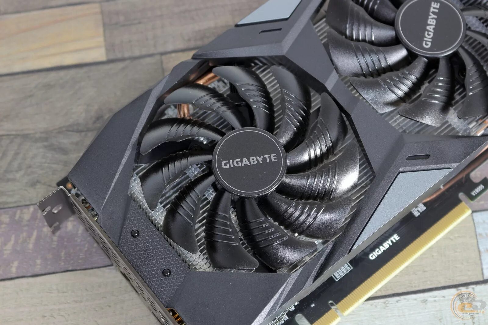 Gigabyte 1660 super d6